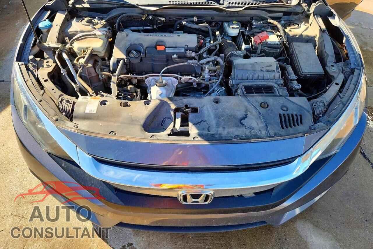 HONDA CIVIC 2018 - 2HGFC2F74JH580675