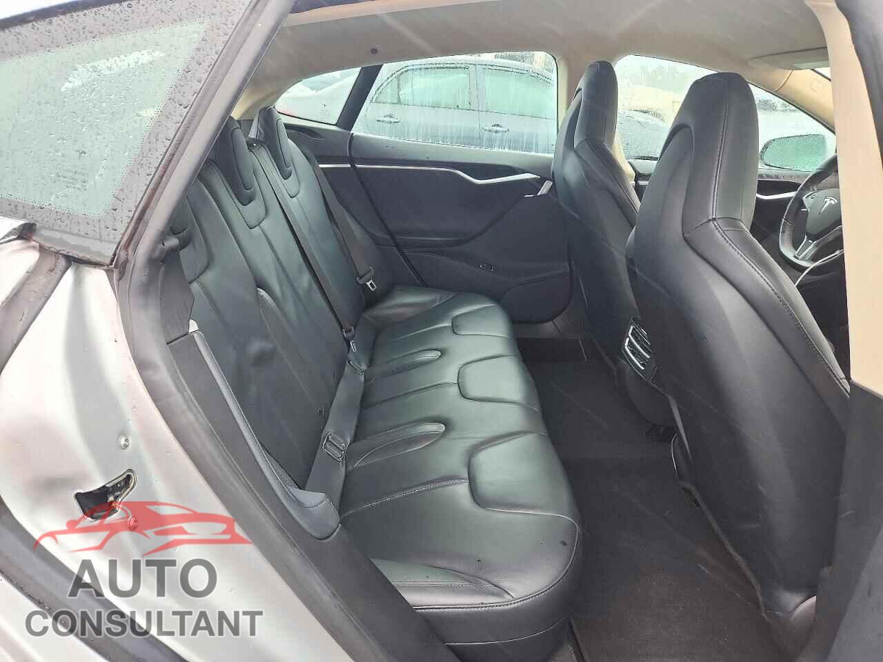 TESLA MODEL S 2013 - 5YJSA1CGXDFP22779