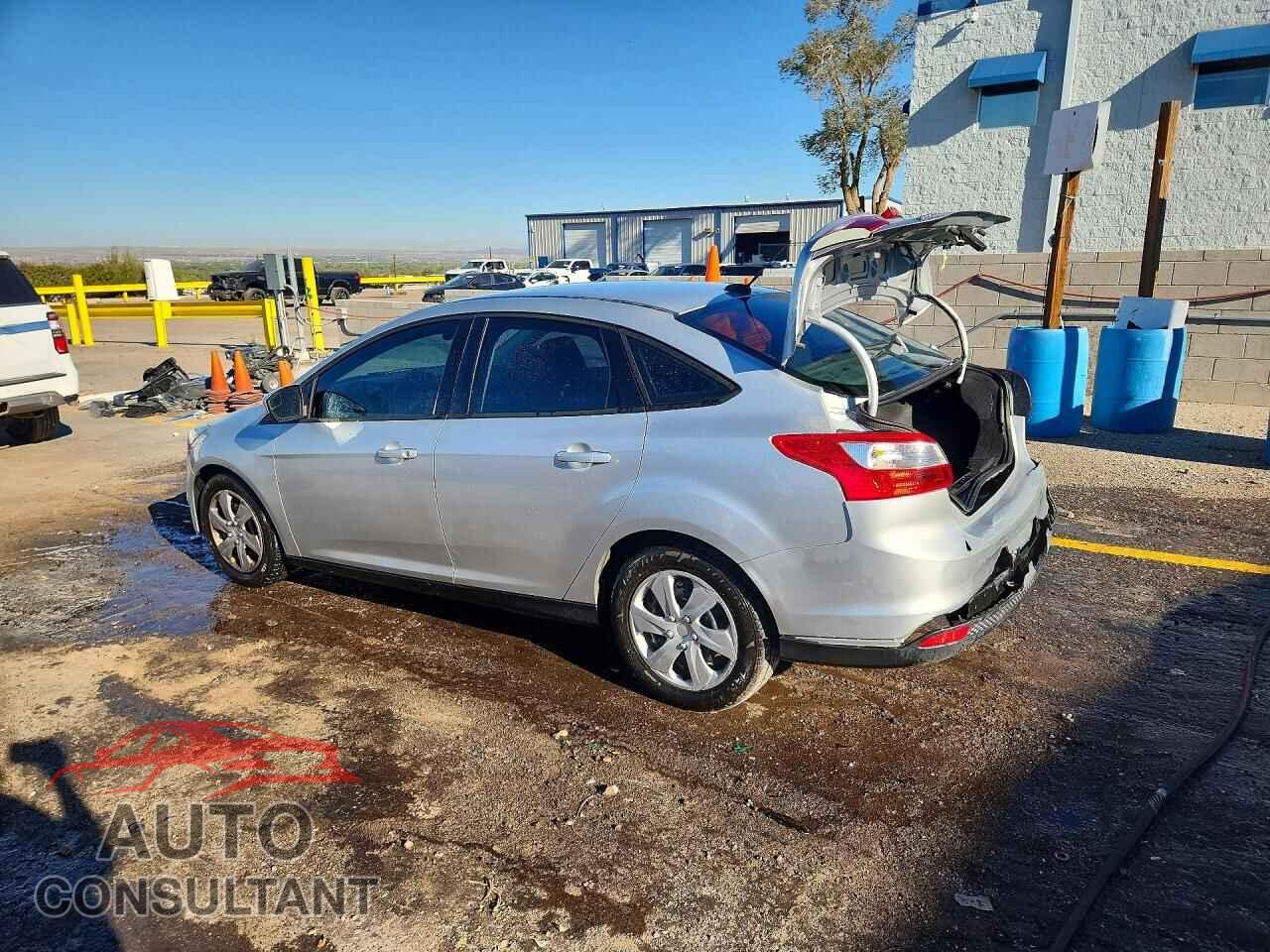 FORD FOCUS 2012 - 1FAHP3F26CL313555