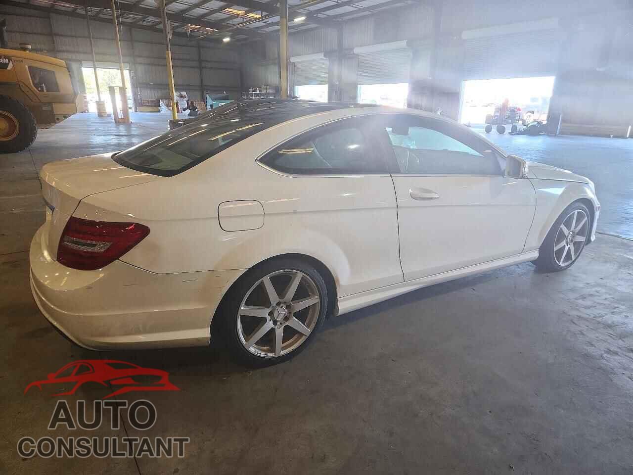 MERCEDES-BENZ C-CLASS 2013 - WDDGJ4HB8DF989196