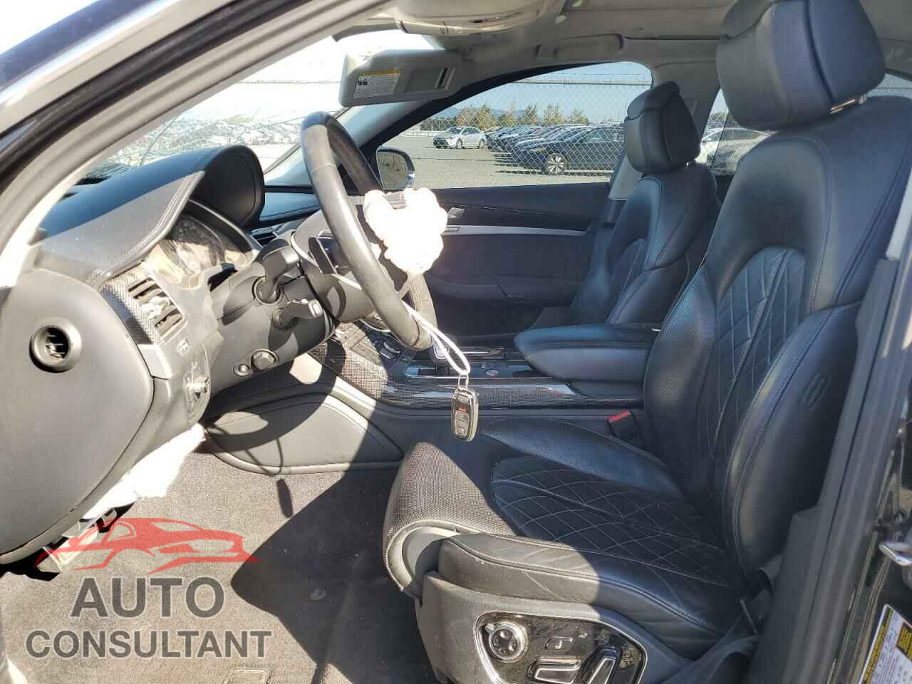 AUDI S8 2013 - WAUD2AFD7DN018965