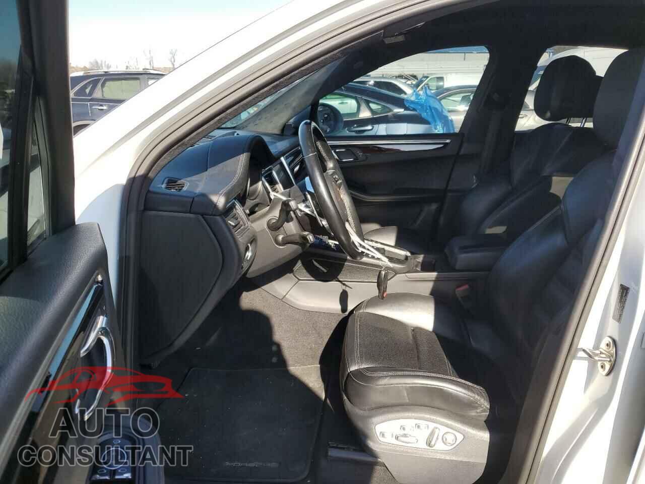 PORSCHE MACAN 2016 - WP1AF2A51GLB95171