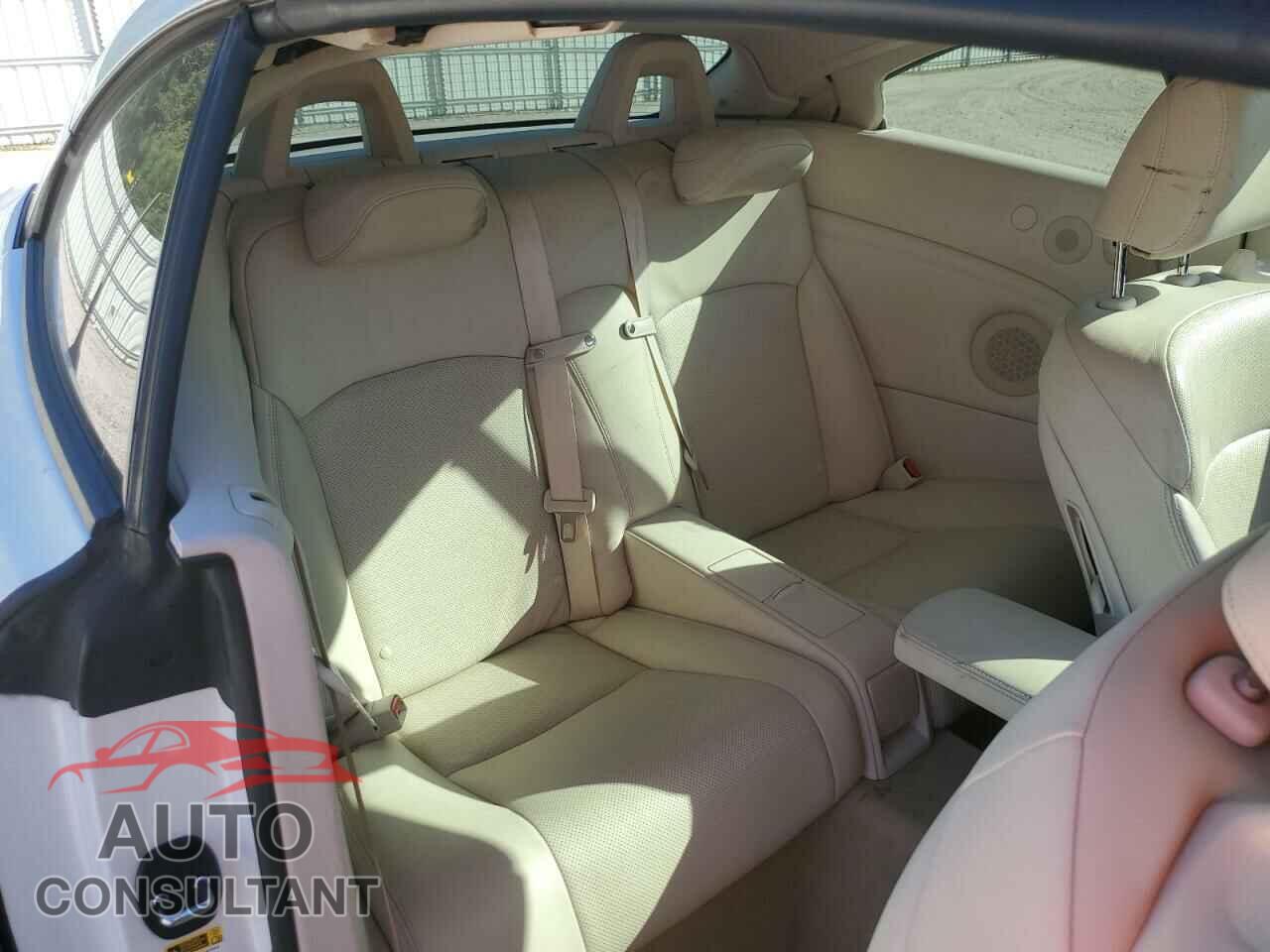 LEXUS IS 2014 - JTHFF2C23E2529745