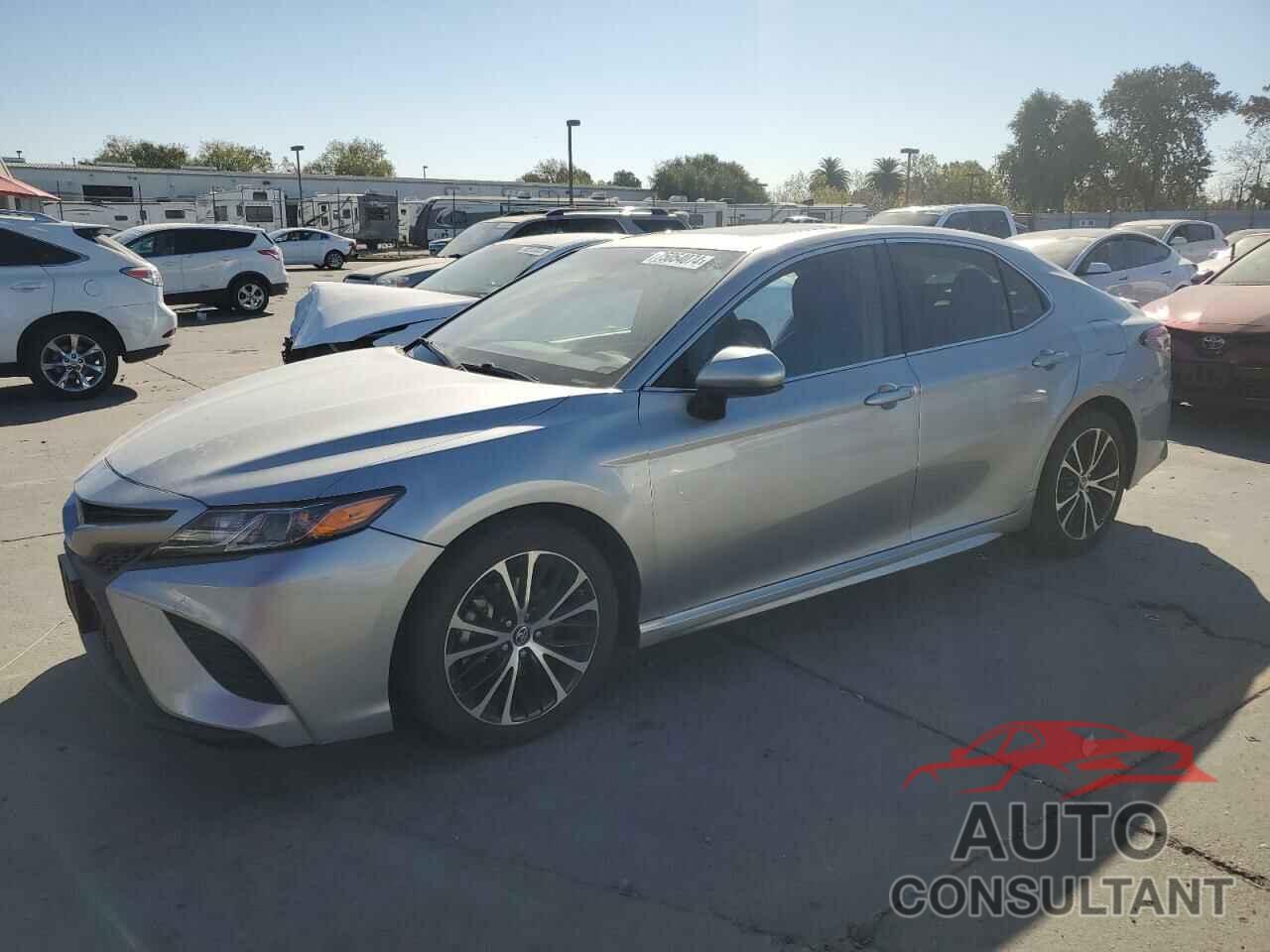 TOYOTA CAMRY 2018 - 4T1B11HK1JU648843