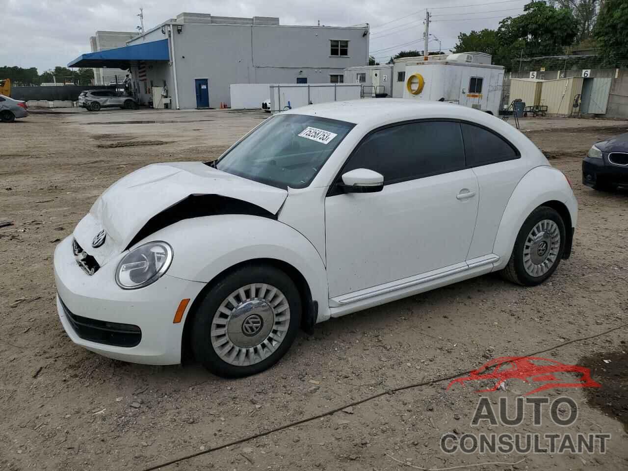 VOLKSWAGEN BEETLE 2015 - 3VWJ17AT5FM635883