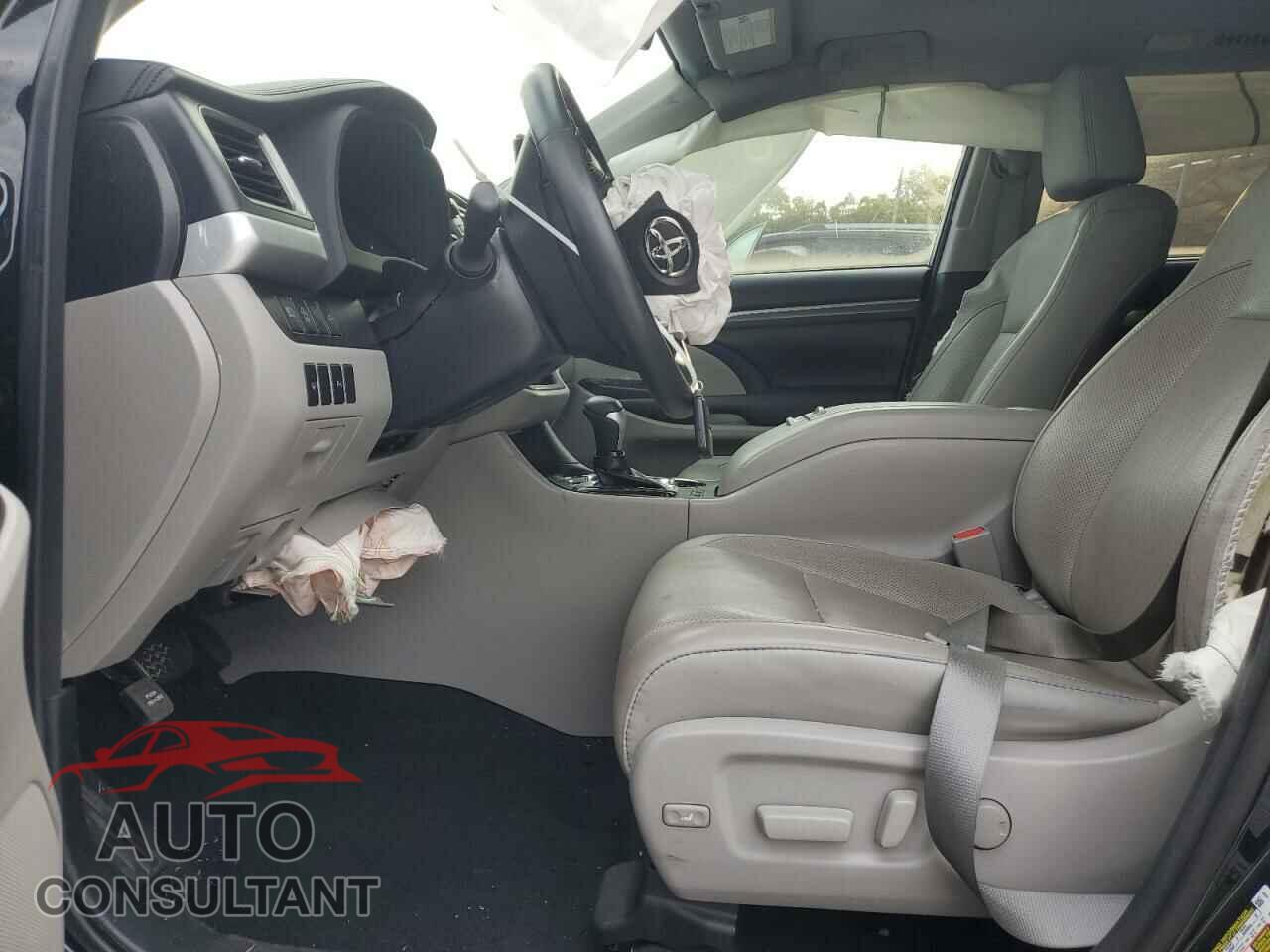 TOYOTA HIGHLANDER 2018 - 5TDYZRFH8JS235013