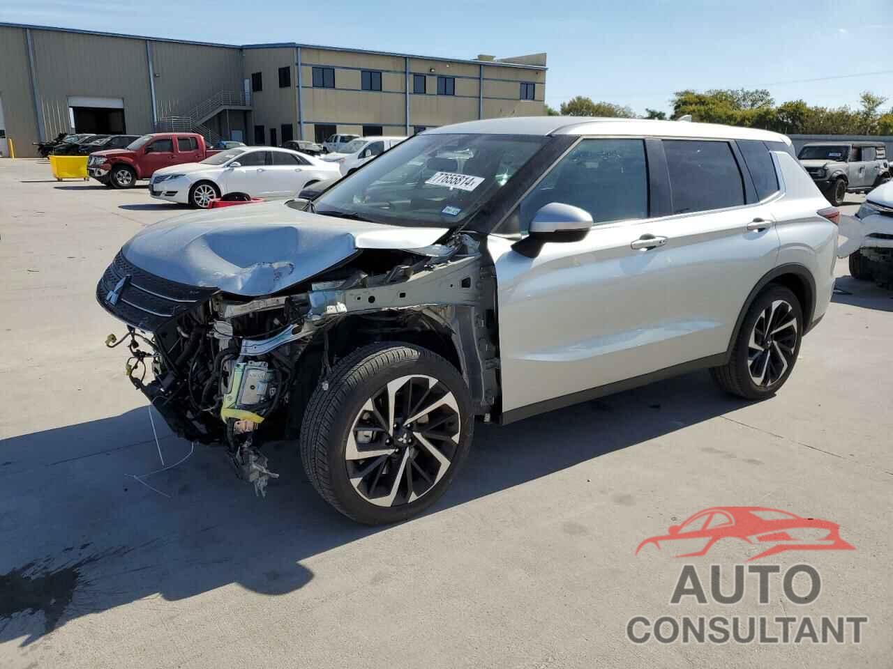 MITSUBISHI OUTLANDER 2023 - JA4J3UA80PZ051747