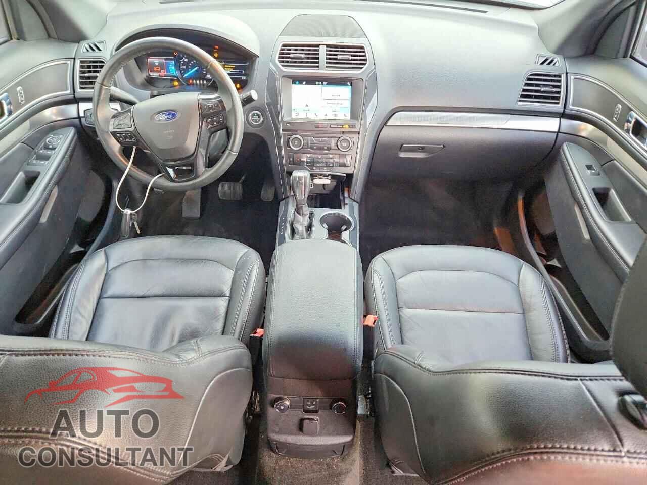 FORD EXPLORER 2018 - 1FM5K7D8XJGB84540