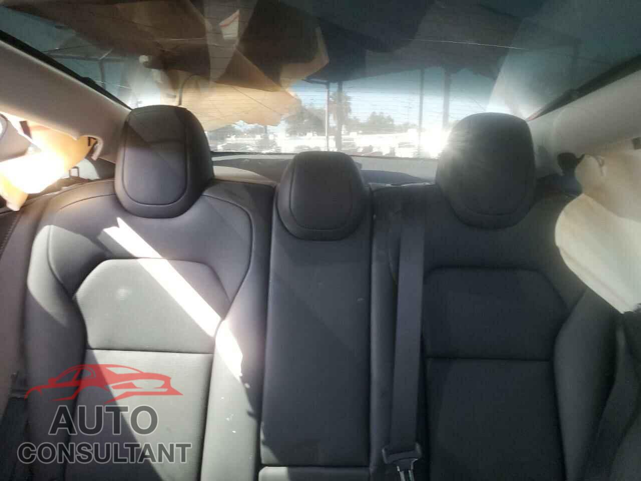TESLA MODEL 3 2024 - 5YJ3E1EA3RF746172