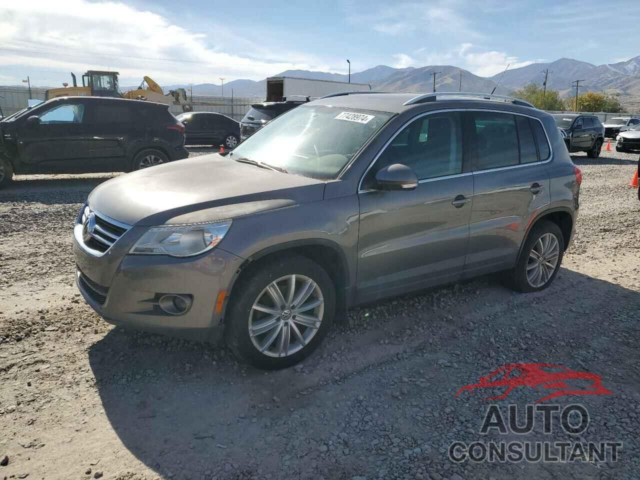 VOLKSWAGEN TIGUAN 2011 - WVGBV7AXXBW535105