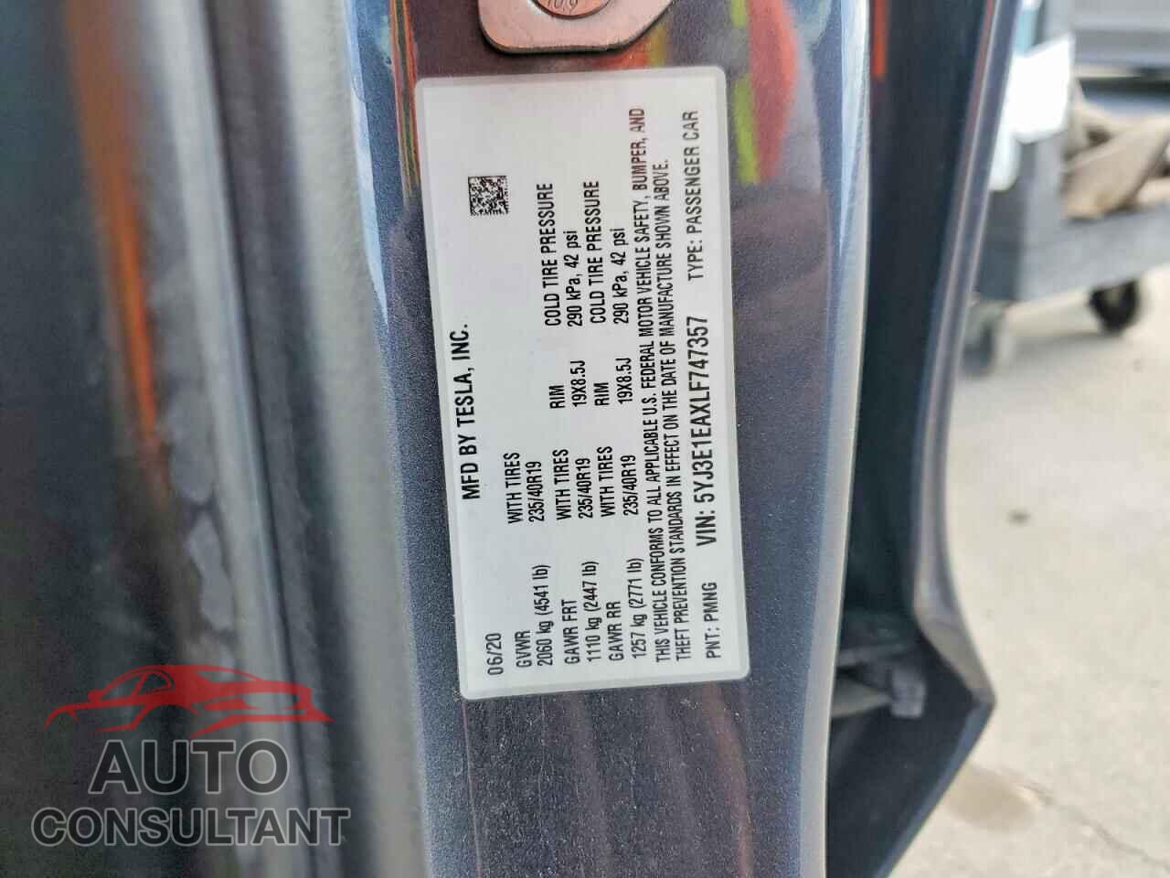 TESLA MODEL 3 2020 - 5YJ3E1EAXLF747357