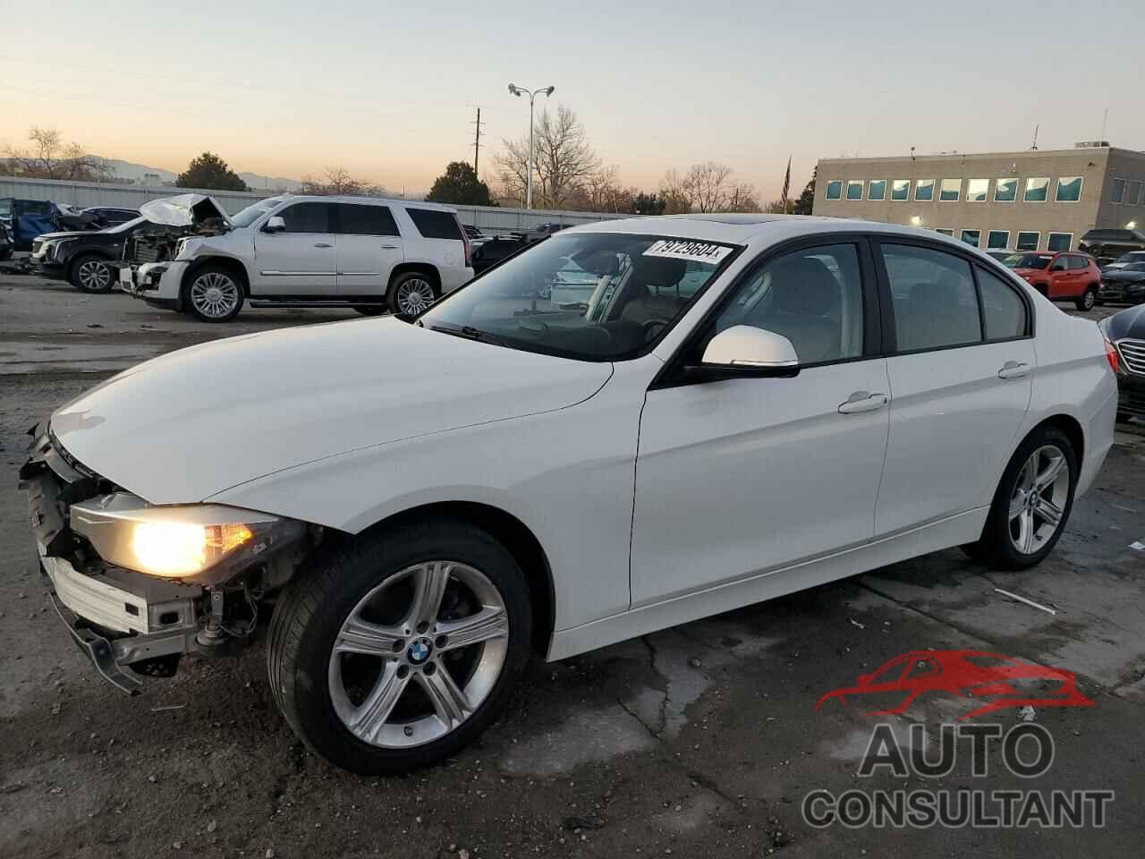 BMW 3 SERIES 2013 - WBA3C3C5XDF979264