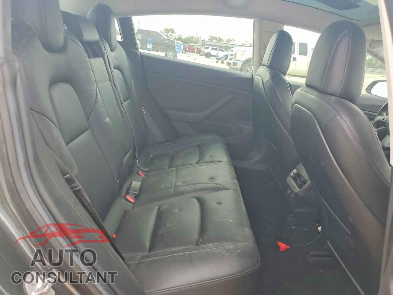 TESLA MODEL 3 2018 - 5YJ3E1EA0JF053452