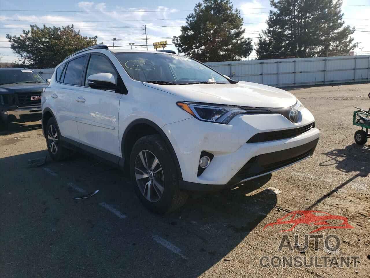 TOYOTA RAV4 2017 - JTMRFREV5HJ152182