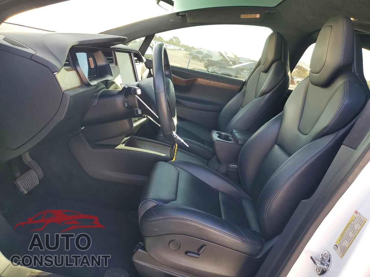 TESLA MODEL X 2018 - 5YJXCBE26JF143484