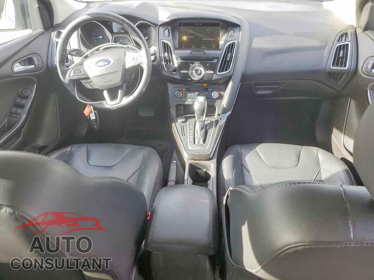 FORD FOCUS 2016 - 1FADP3N25GL374420