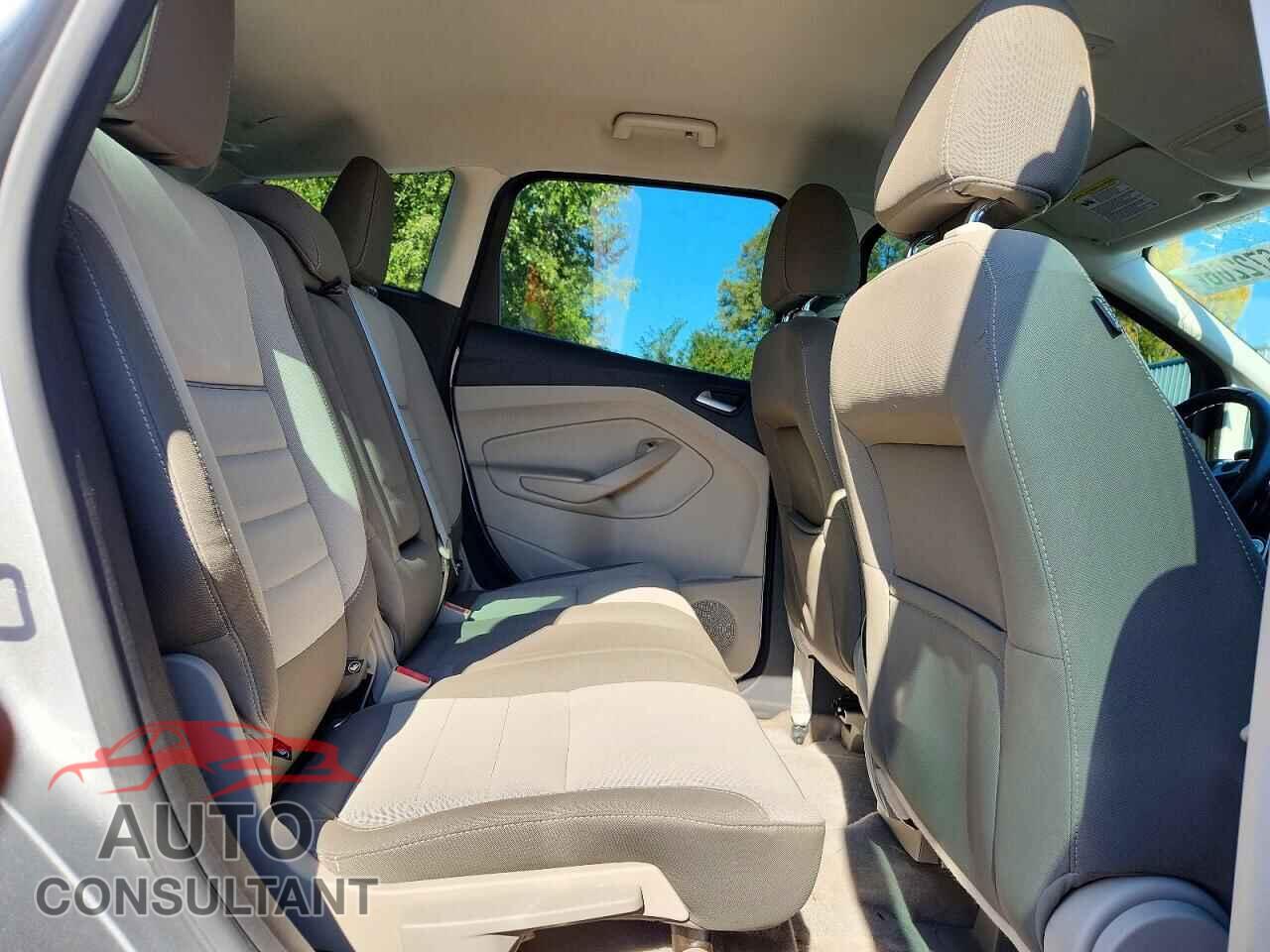 FORD CMAX 2013 - 1FADP5AU8DL556417