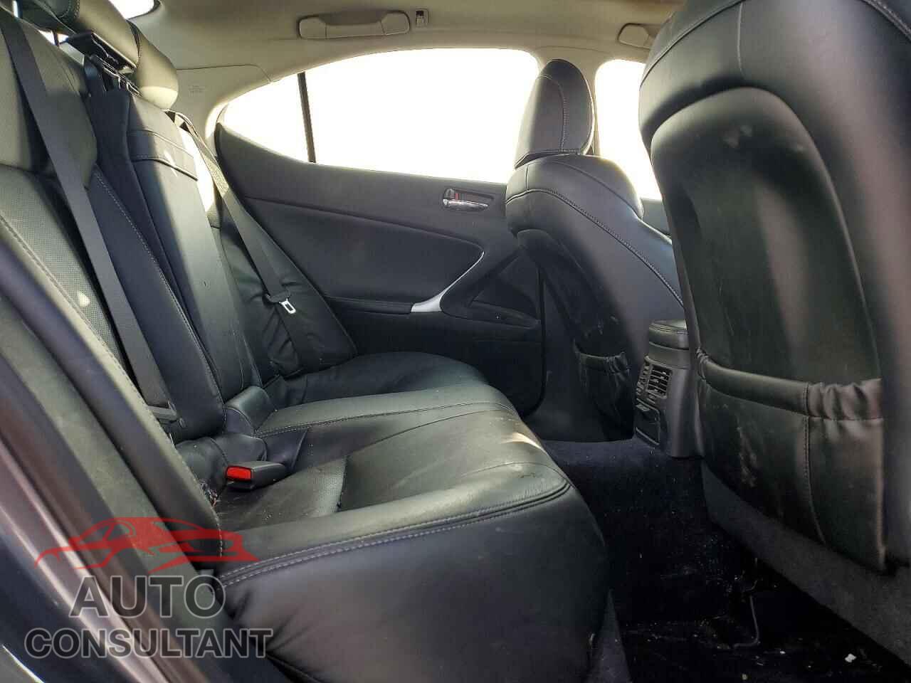 LEXUS IS 2013 - JTHCF5C26D5061883