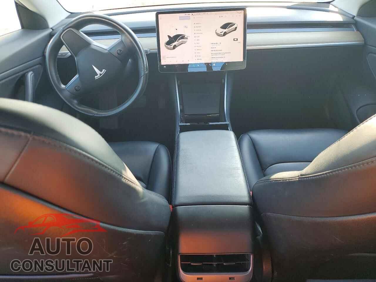 TESLA MODEL 3 2018 - 5YJ3E1EA4JF038811