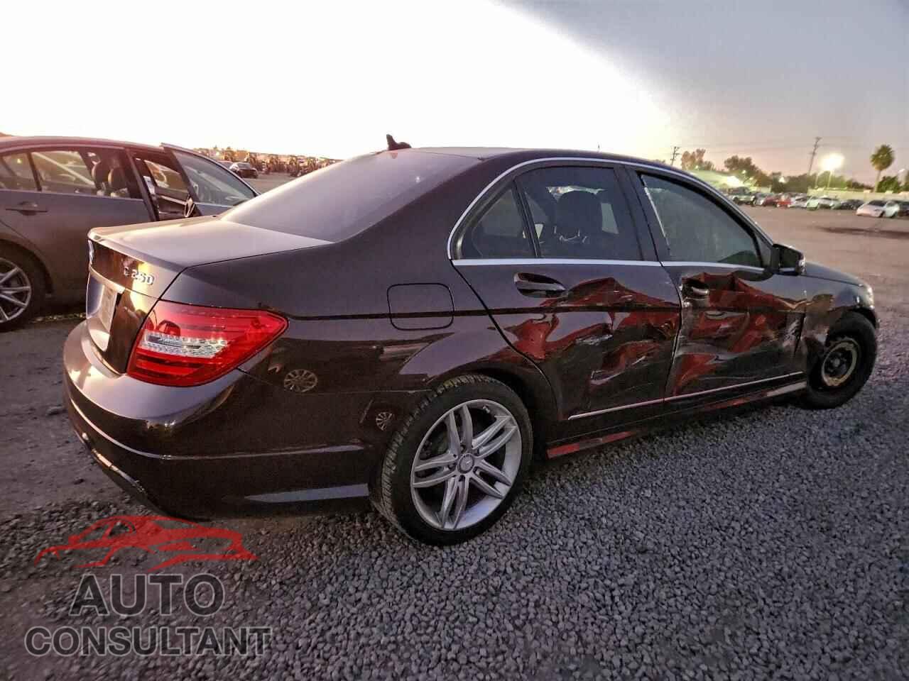 MERCEDES-BENZ C-CLASS 2012 - WDDGF4HBXCR219032