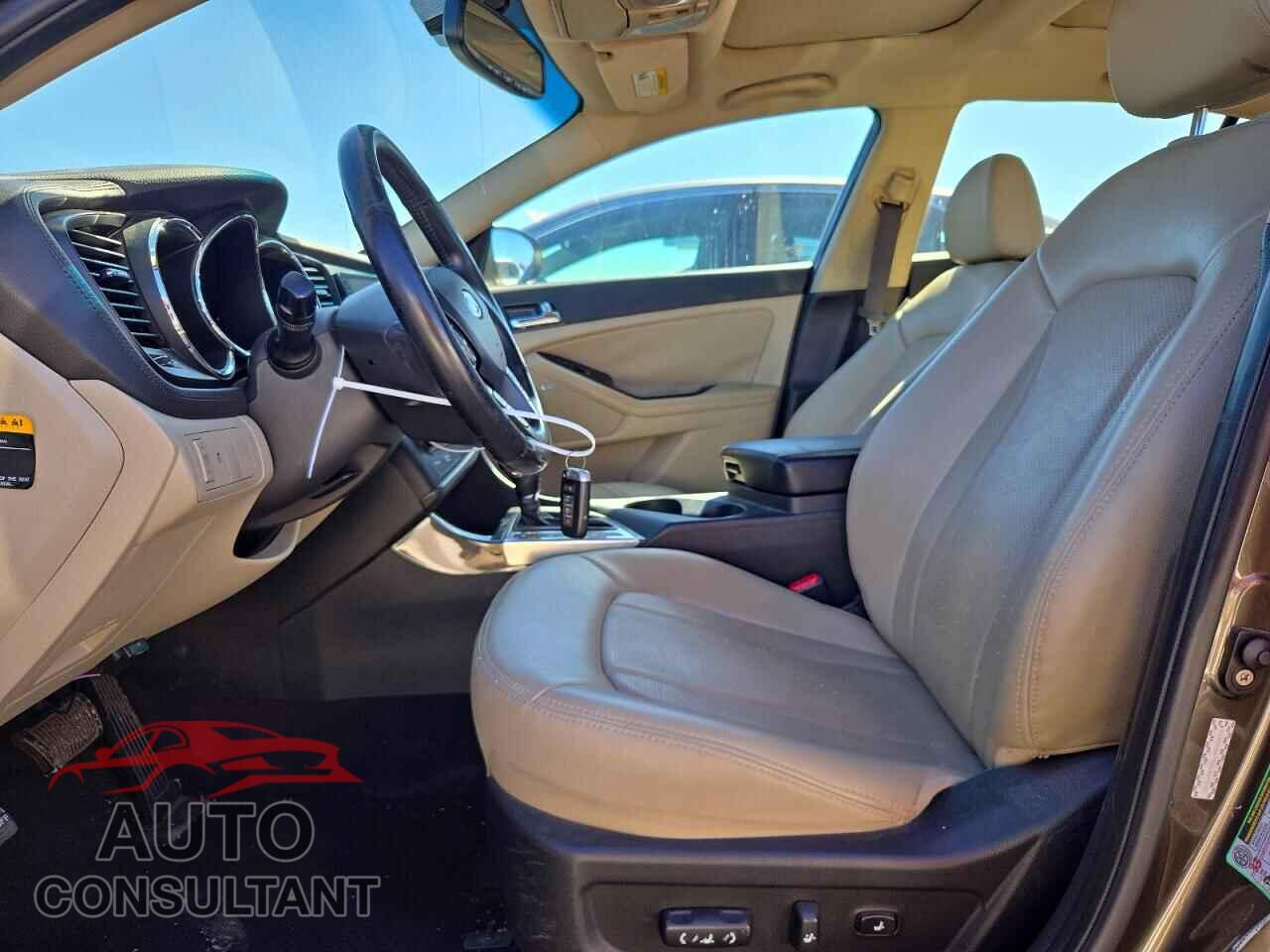 KIA OPTIMA 2011 - KNAGN4A73B5087026