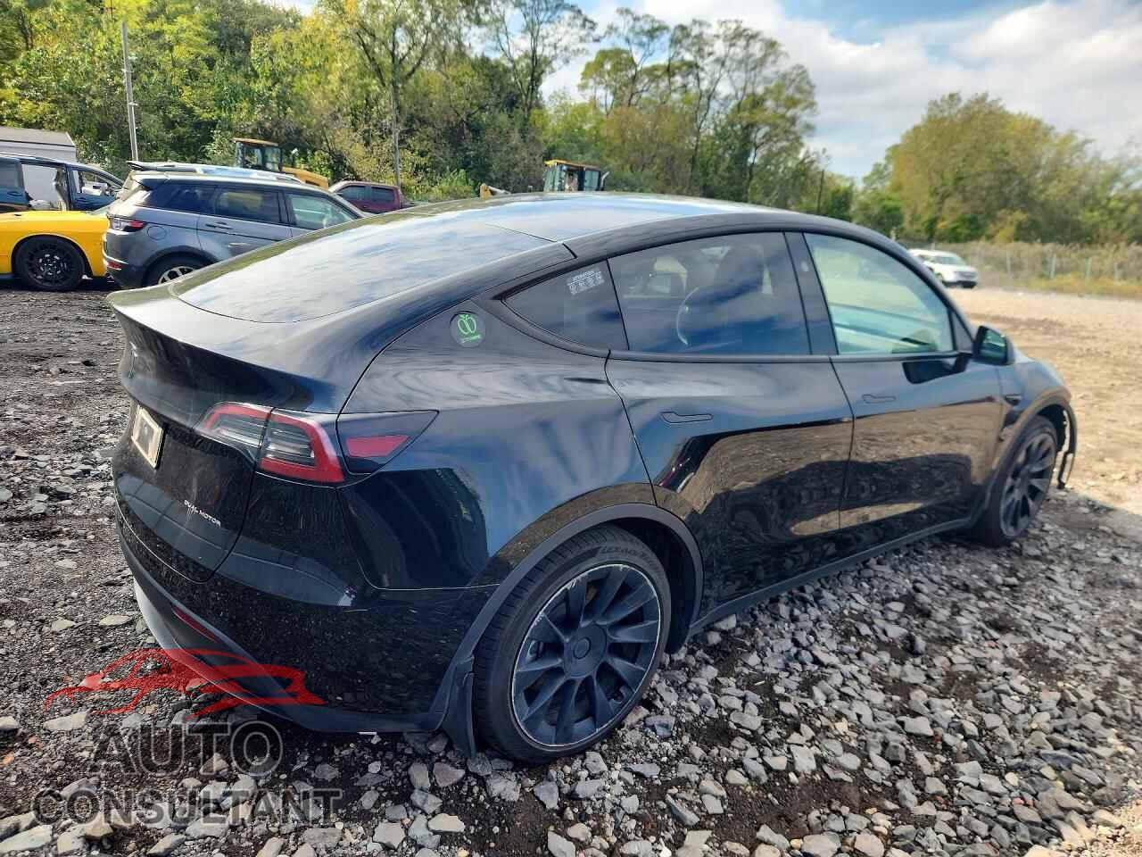 TESLA MODEL Y 2023 - 7SAYGAEE2PF921238