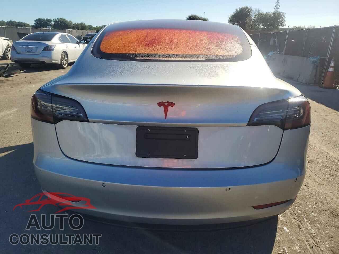 TESLA MODEL 3 2018 - 5YJ3E1EA6JF052080