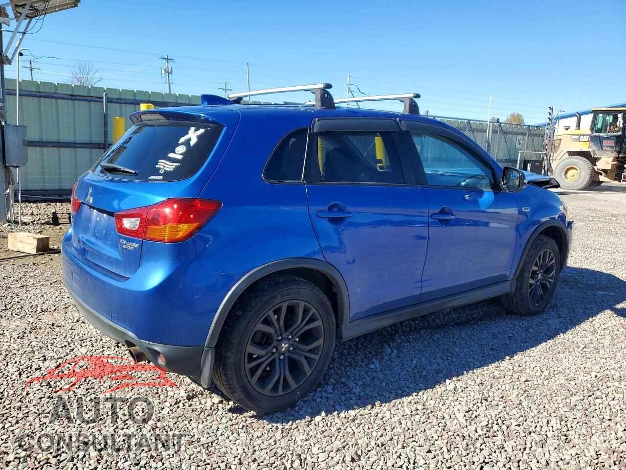 MITSUBISHI OUTLANDER 2017 - JA4AR3AU8HZ033553