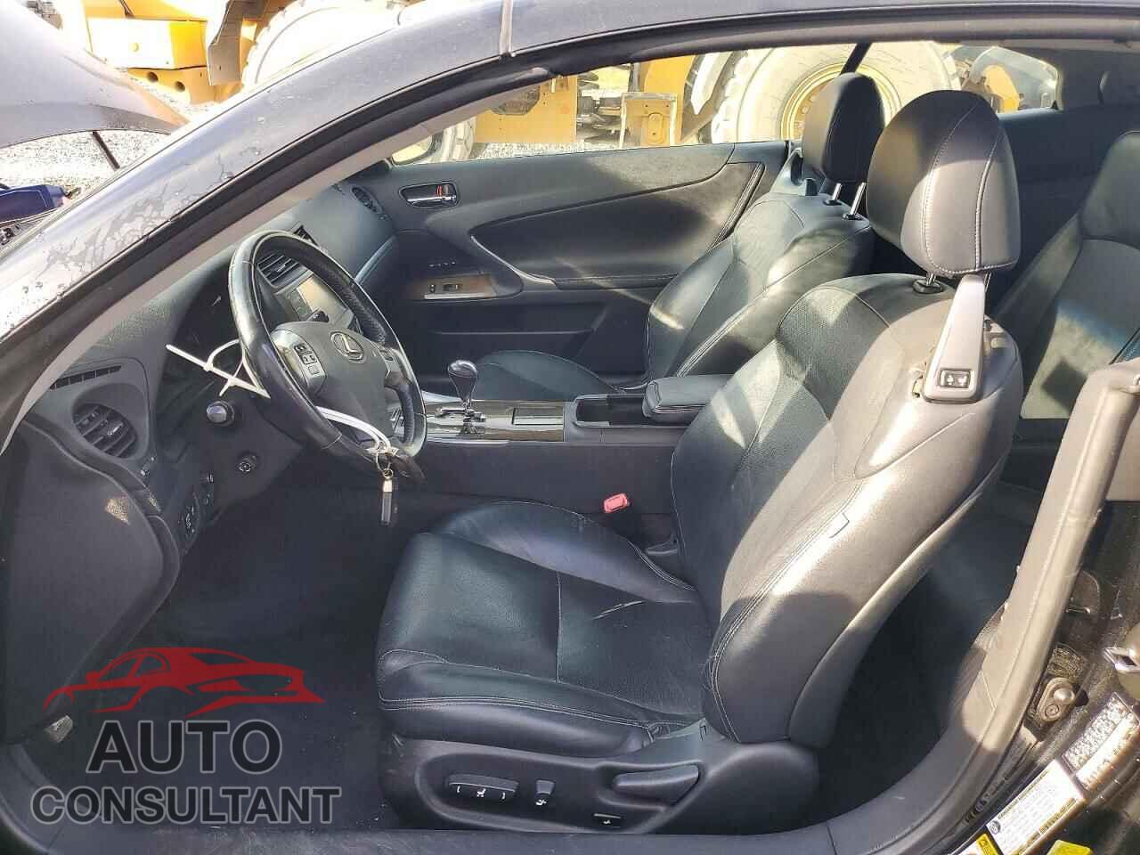 LEXUS IS 2014 - JTHFF2C23E2531379