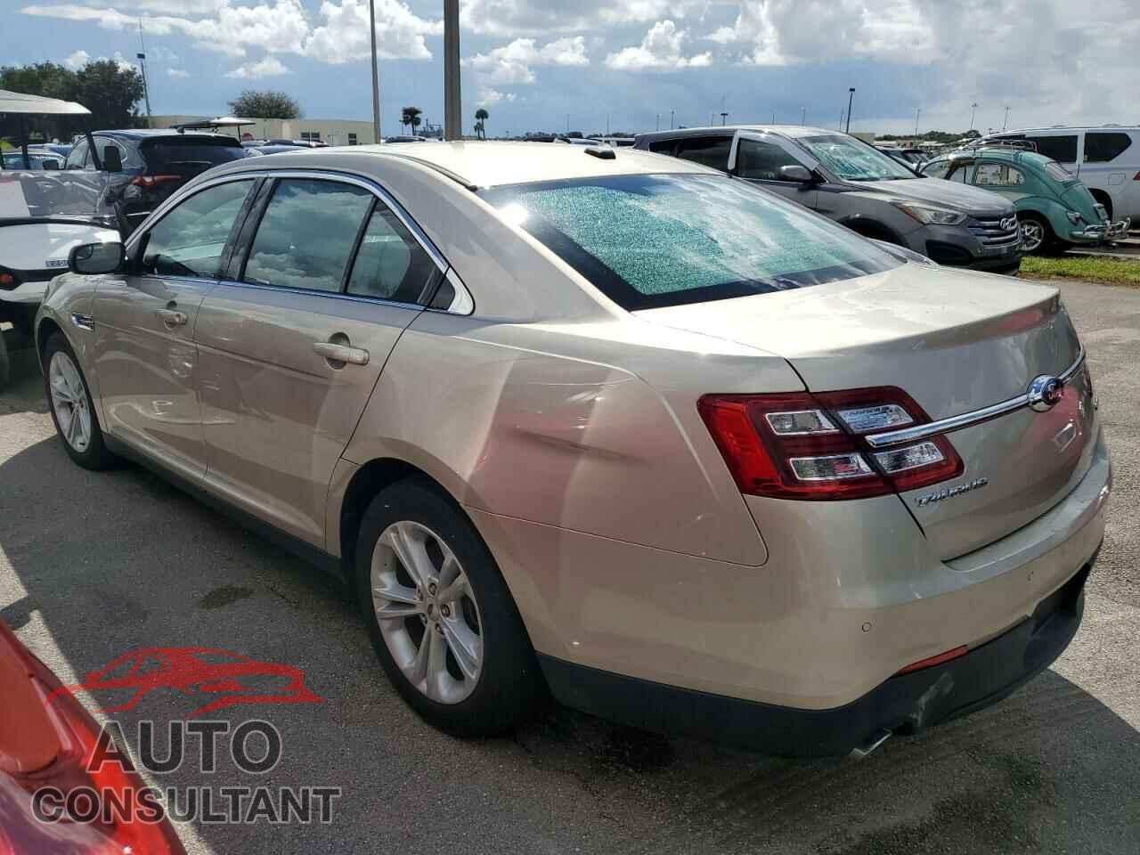 FORD TAURUS 2017 - 1FAHP2E86HG131984