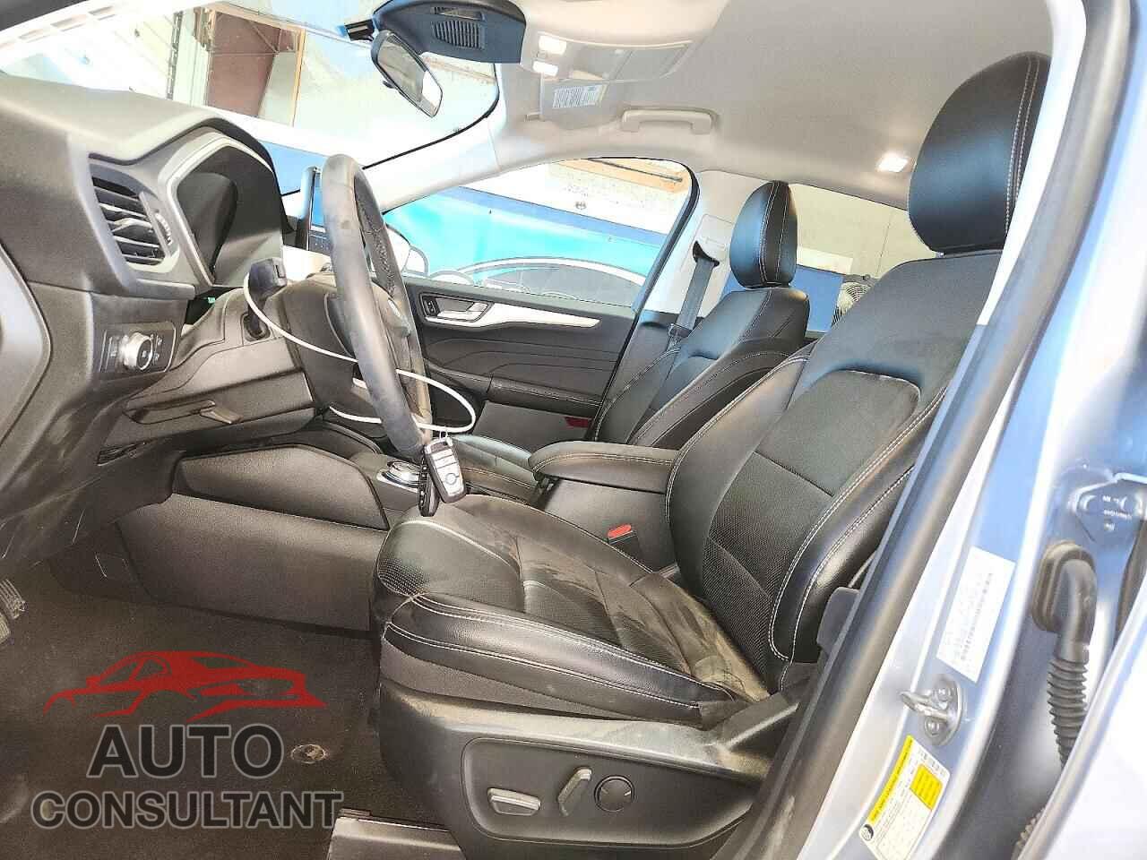 FORD ESCAPE 2022 - 1FMCU9H66NUB67375