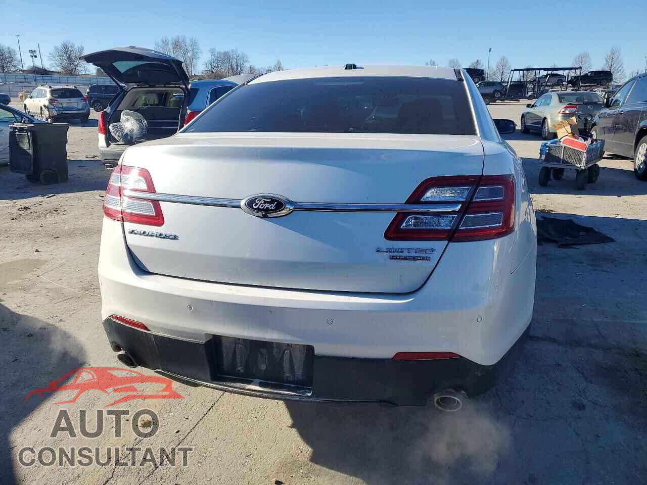 FORD TAURUS 2017 - 1FAHP2E88HG132246