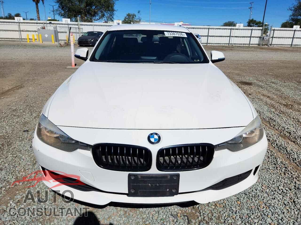 BMW 3 SERIES 2015 - WBA3C1C51FP851268