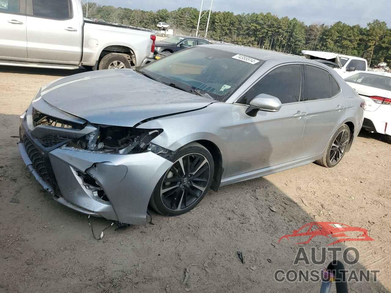 TOYOTA CAMRY 2018 - 4T1B61HK4JU058881