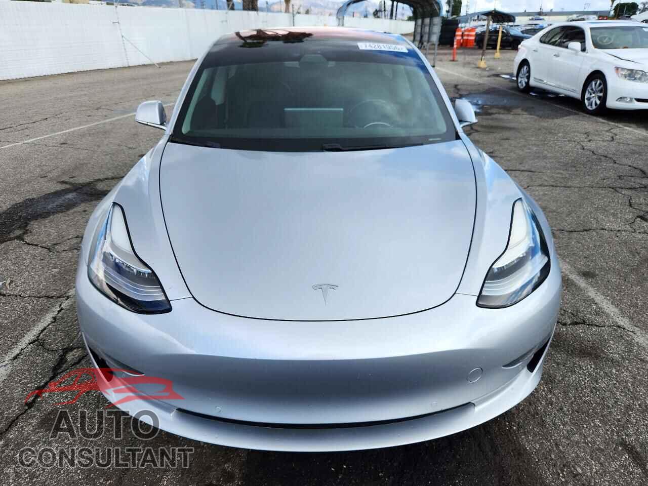 TESLA MODEL 3 2018 - 5YJ3E1EA8JF037354
