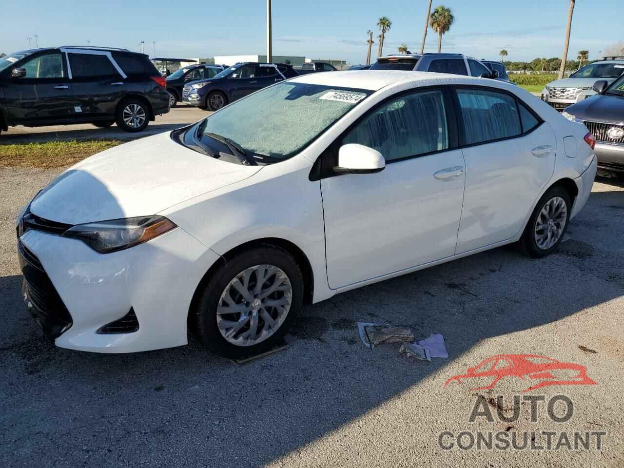 TOYOTA COROLLA 2018 - 5YFBURHE1JP815008