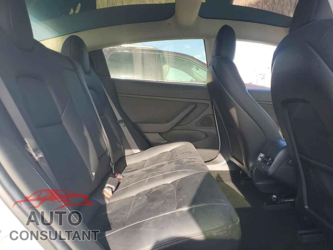 TESLA MODEL 3 2018 - 5YJ3E1EA0JF052026