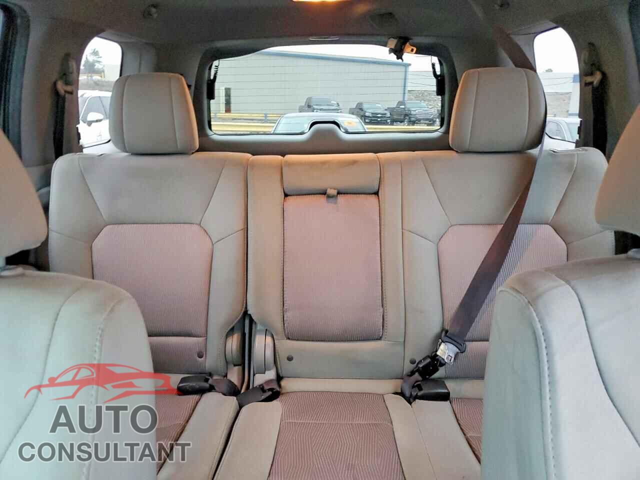 HONDA PILOT 2015 - 5FNYF4H44FB005471
