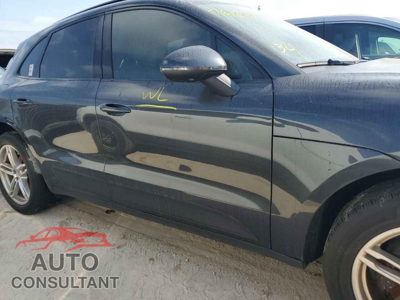 PORSCHE MACAN 2017 - WP1AA2A54HLB04474