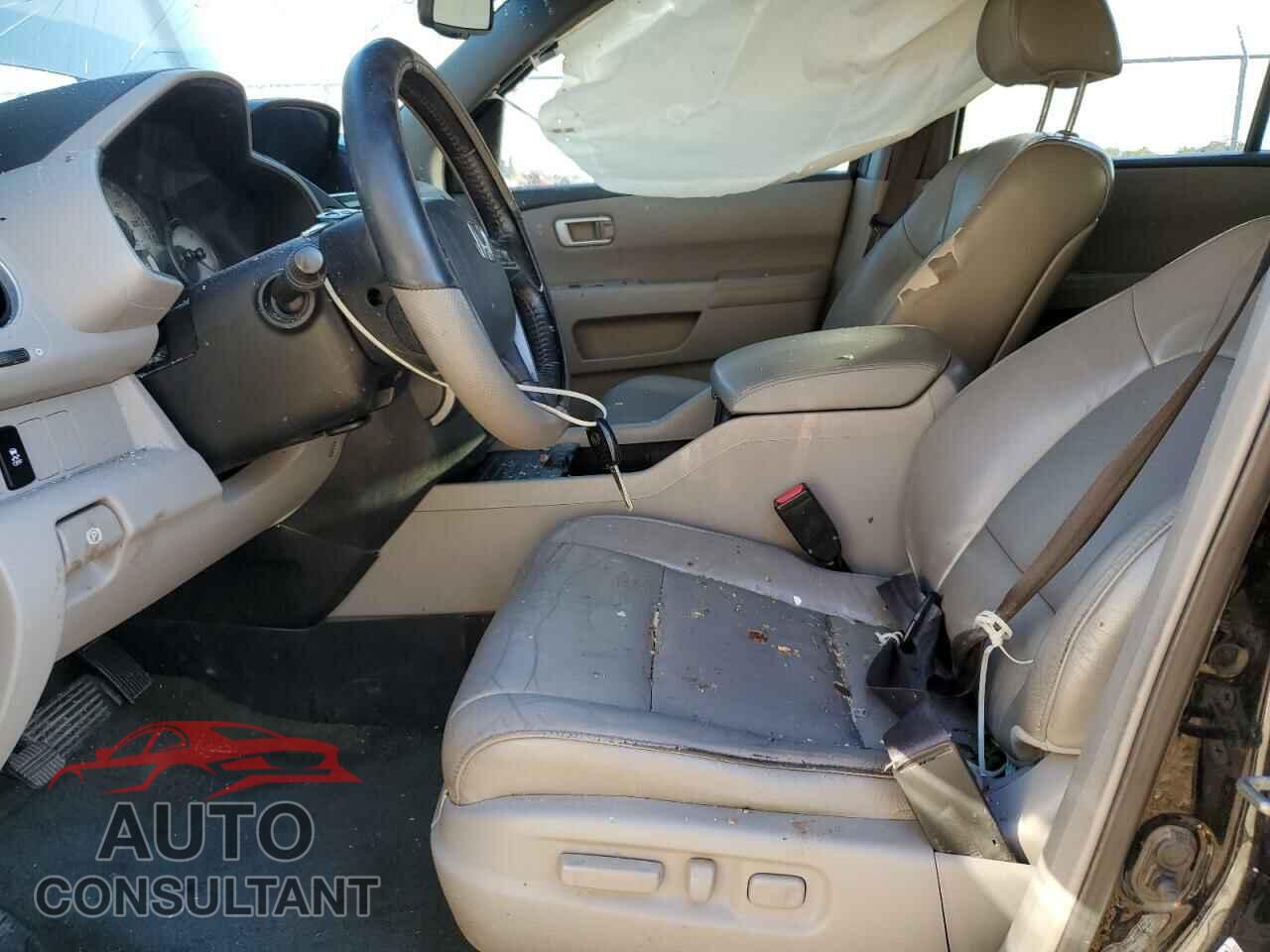 HONDA PILOT 2015 - 5FNYF3H54FB016621