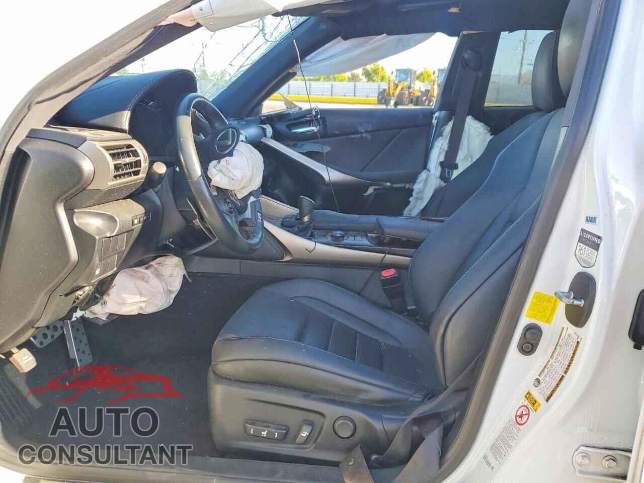 LEXUS IS 2014 - JTHBE1D29E5013219