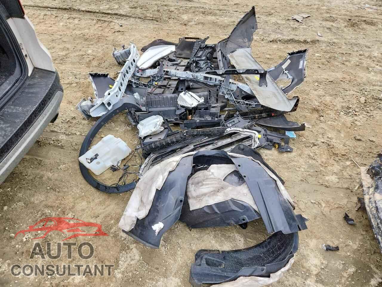 FORD ESCAPE 2019 - 1FMCU9HD2KUB43164