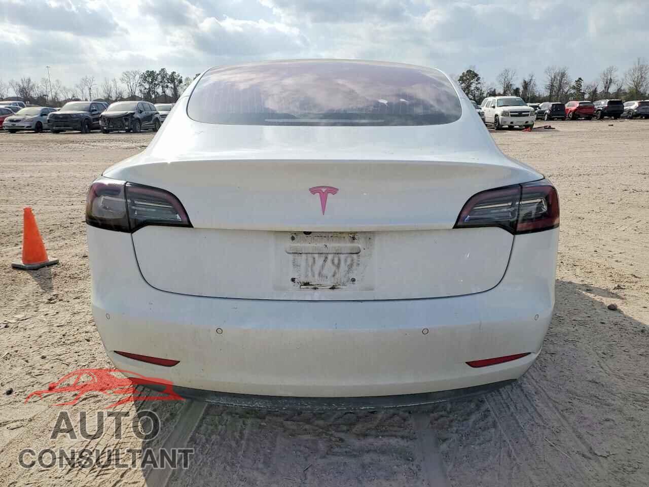 TESLA MODEL 3 2018 - 5YJ3E1EA6JF045033