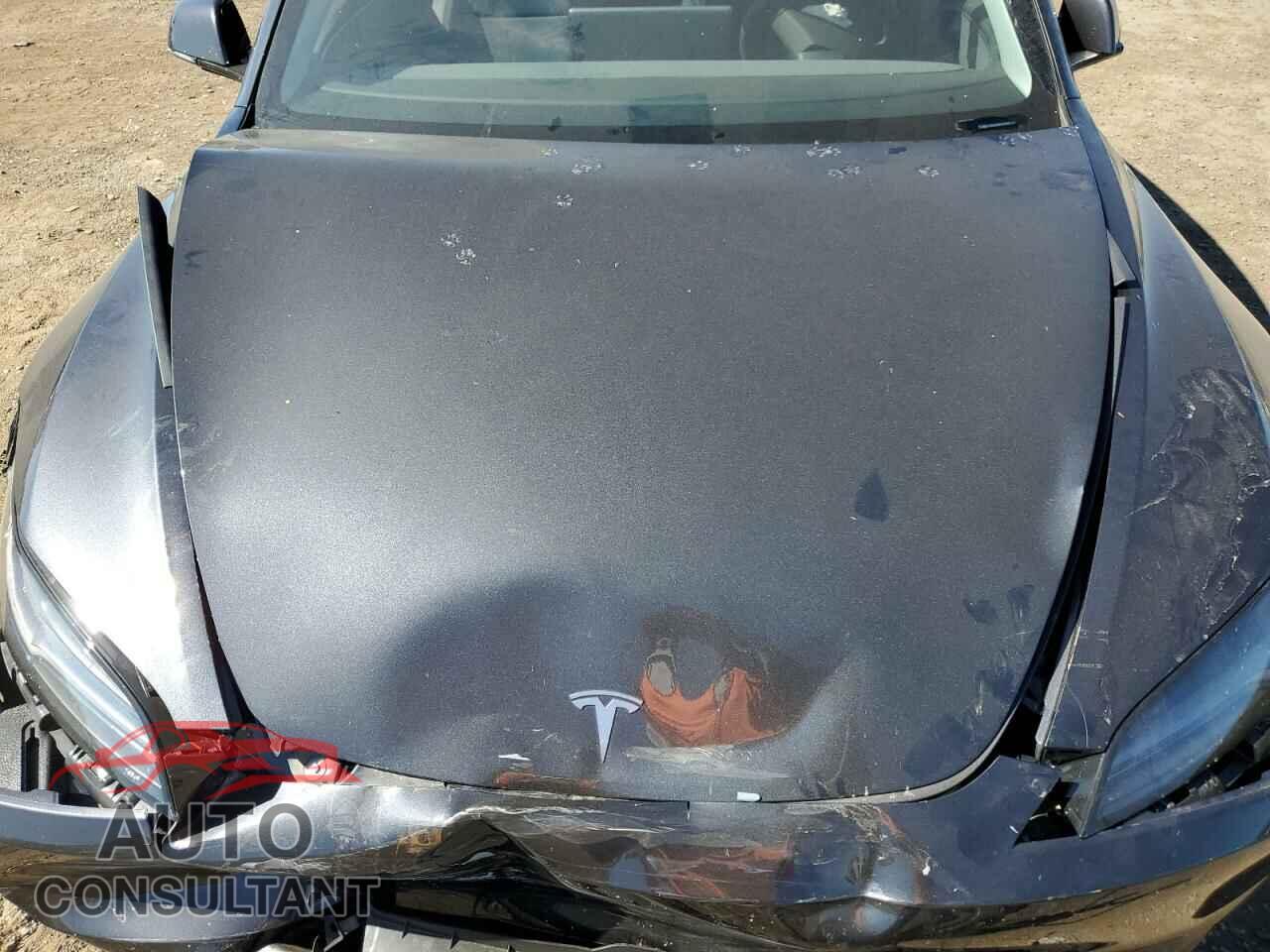 TESLA MODEL 3 2024 - 5YJ3E1EA4RF743197
