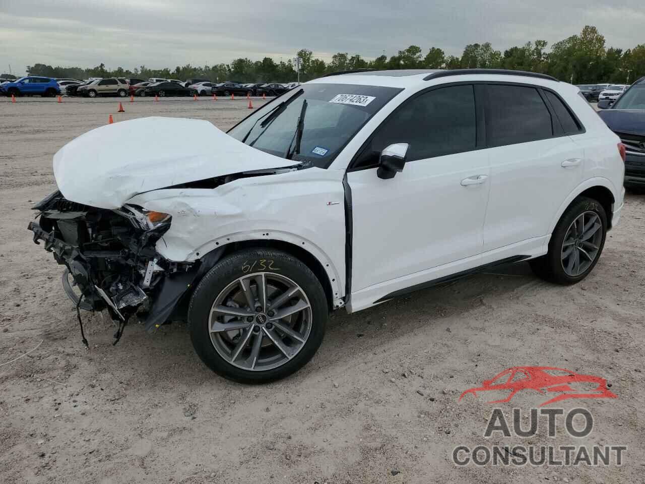 AUDI Q3 2022 - WA1EECF37N1093962