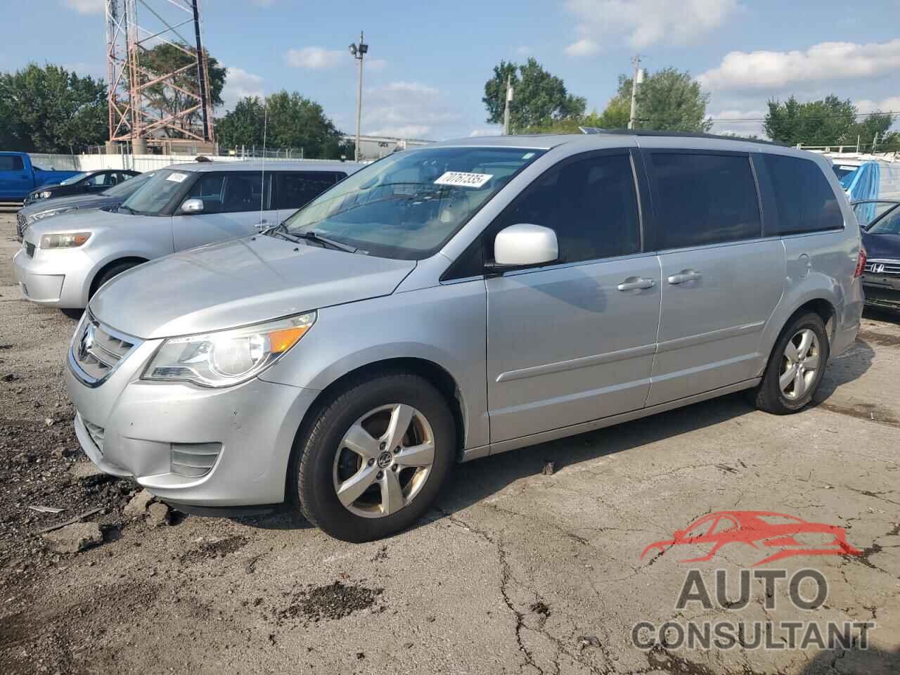 VOLKSWAGEN ROUTAN 2011 - 2V4RW5DG2BR669962