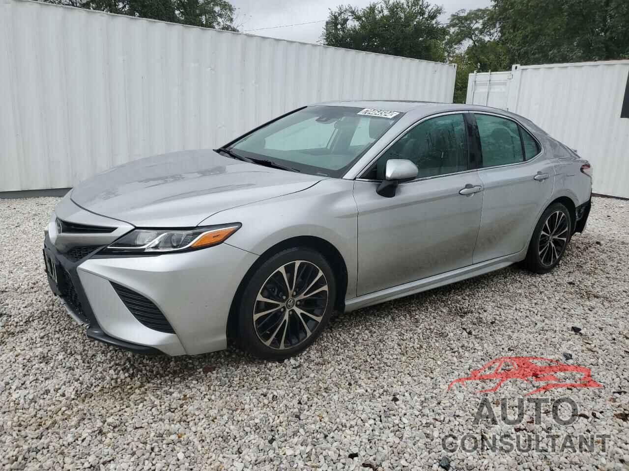 TOYOTA CAMRY 2018 - 4T1B11HK2JU530087