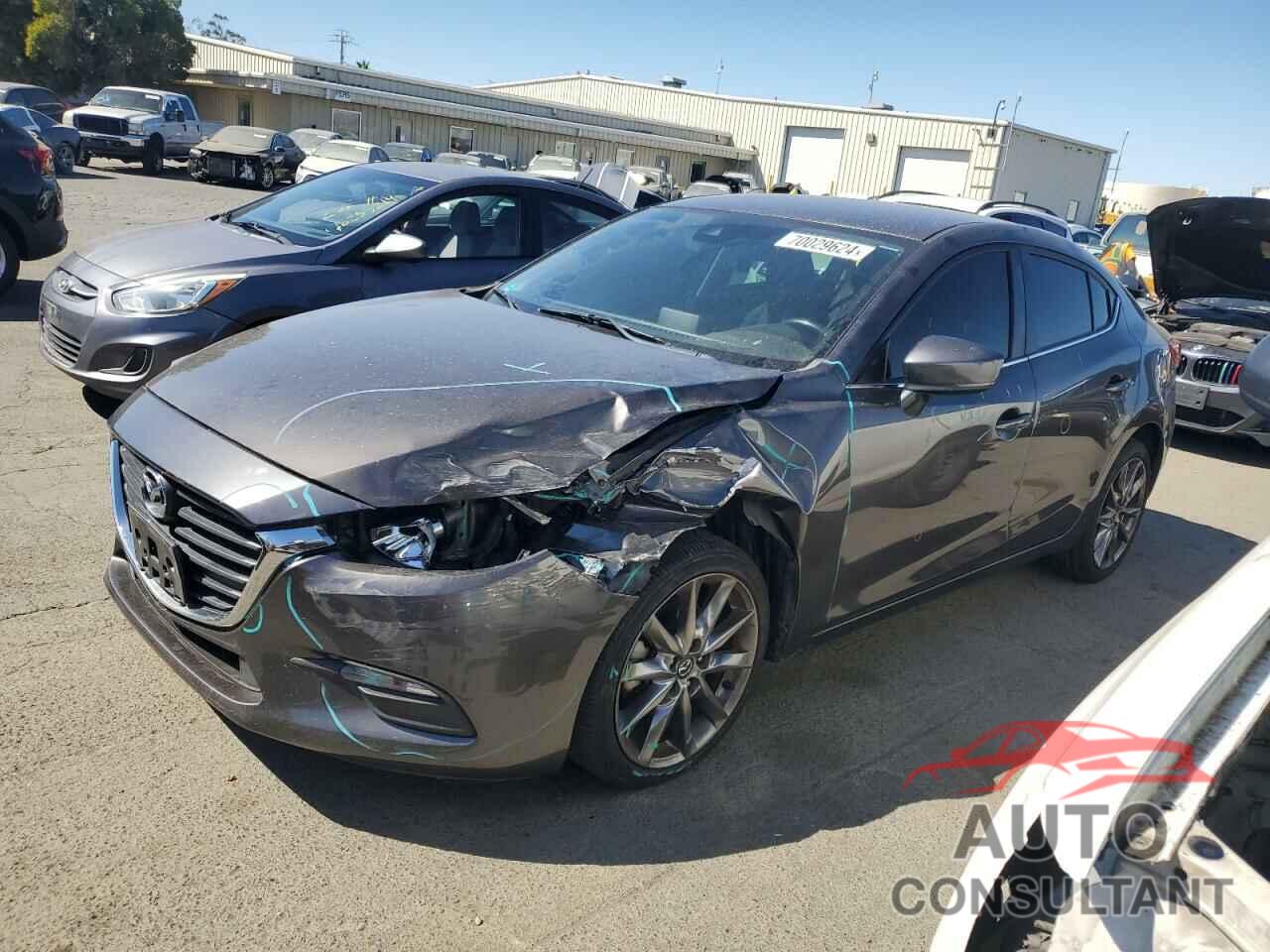 MAZDA 3 2018 - 3MZBN1V39JM165821