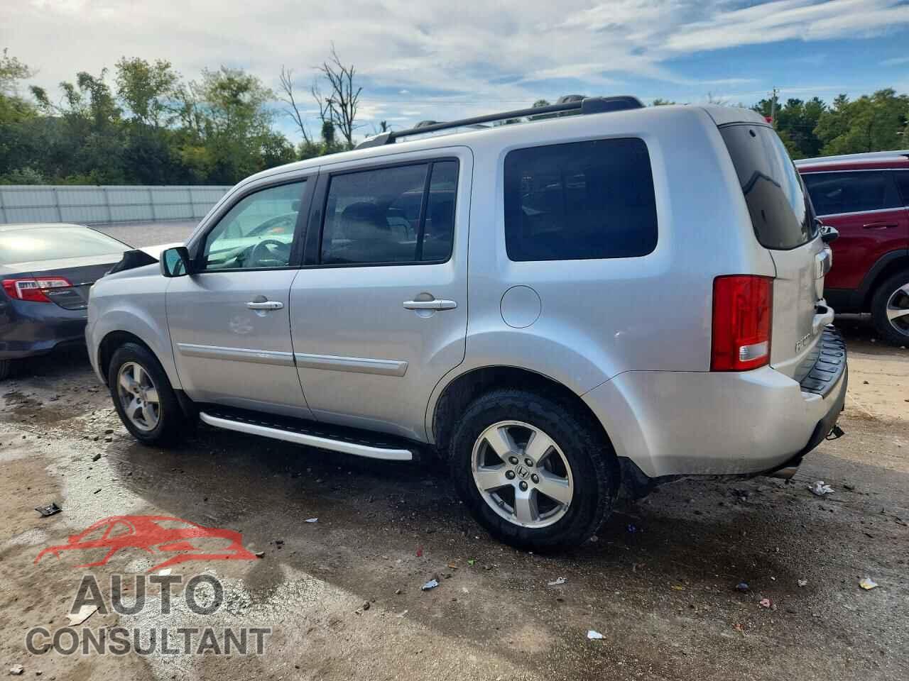 HONDA PILOT 2011 - 5FNYF4H59BB031552