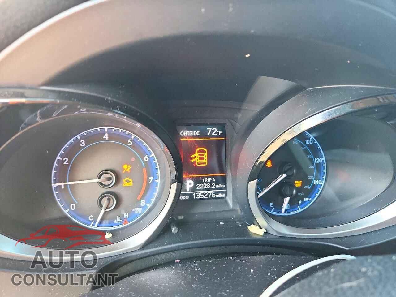 TOYOTA COROLLA 2015 - 5YFBURHE8FP307710